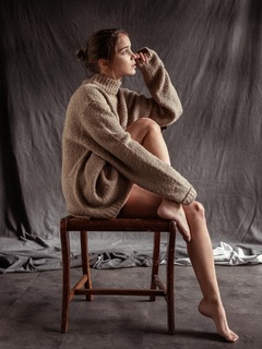 Alba Baptista feet photo thumbnail