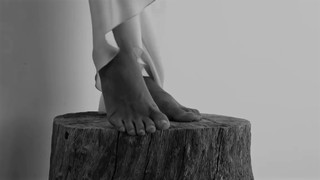 Alba Baptista feet photo thumbnail