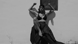 Alba Baptista feet photo thumbnail