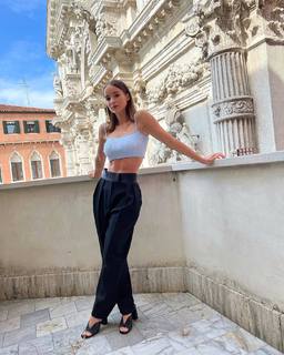 Alba Baptista feet photo thumbnail