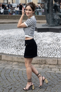 Alba Baptista feet photo thumbnail