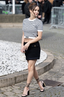 Alba Baptista feet photo thumbnail