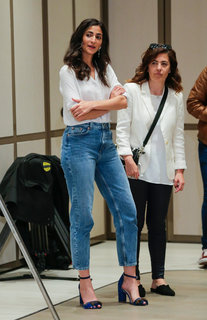 Alba Flores feet photo thumbnail