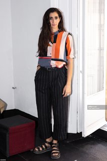 Alba Flores feet photo thumbnail