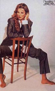 Alba Parietti feet photo thumbnail