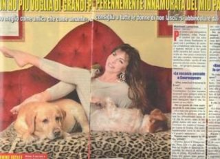 Alba Parietti feet photo thumbnail