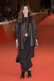 Alba Parietti feet photo thumbnail