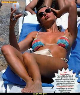 Alba Parietti feet photo thumbnail