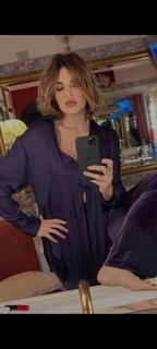 Alba Parietti feet photo thumbnail