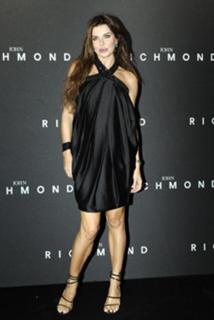 Alba Parietti feet photo thumbnail