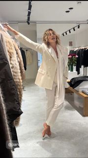 Alba Parietti feet photo thumbnail