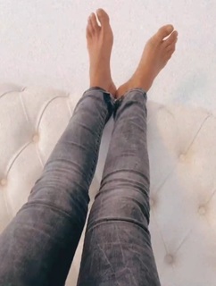 Ale Martínez feet photo 3