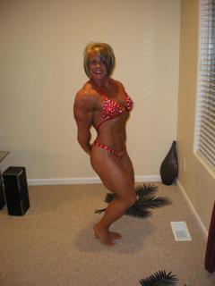 Aleesha Young feet photo 3