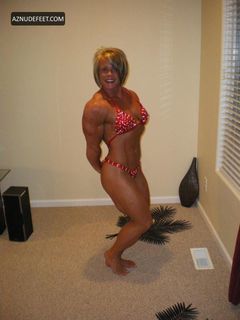 Aleesha Young feet photo 12