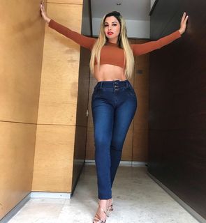 Aleida Núñez feet photo 7
