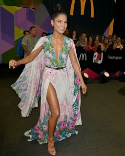 Alejandra Espinoza feet photo 16