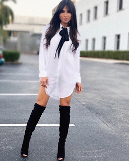 Alejandra Espinoza feet photo 11