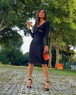 Alejandra Espinoza feet photo 1
