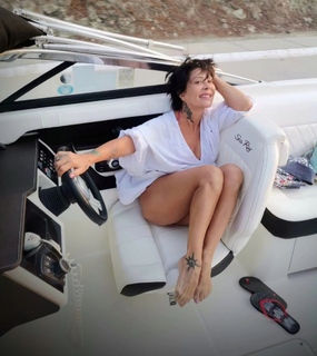 Alejandra Guzmán feet photo 2