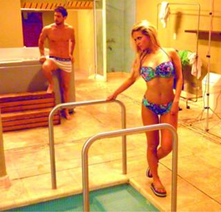 Alejandra Maglietti feet photo thumbnail