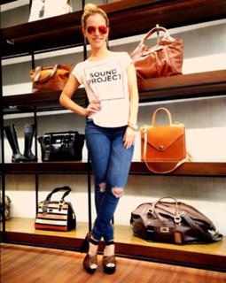 Alejandra Maglietti feet photo thumbnail