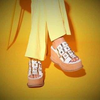 Alejandra Maglietti feet photo thumbnail