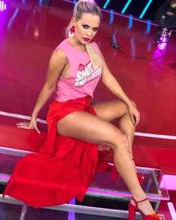 Alejandra Maglietti feet photo thumbnail