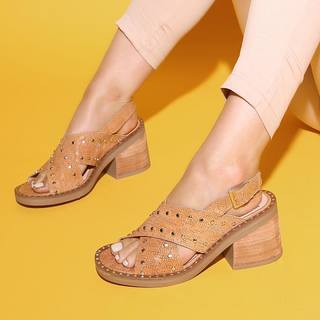 Alejandra Maglietti feet photo thumbnail