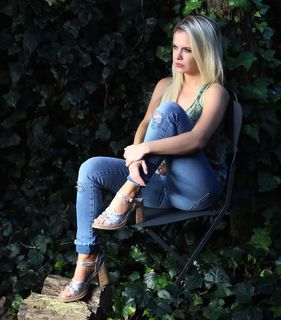 Alejandra Maglietti feet photo thumbnail