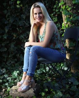 Alejandra Maglietti feet photo thumbnail