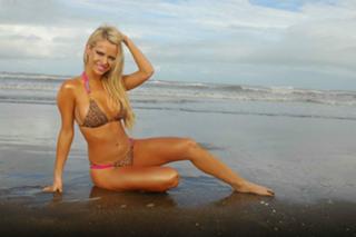 Alejandra Maglietti feet photo thumbnail