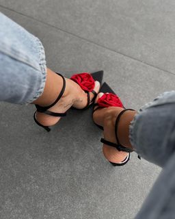 Alejandra Retana feet photo 8