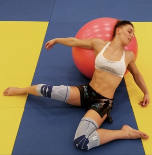 Aleksandra Albu feet photo 12