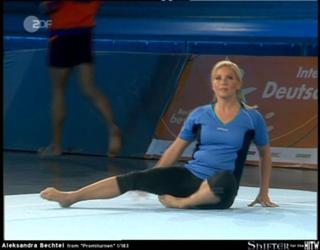 Aleksandra Bechtel feet photo 7