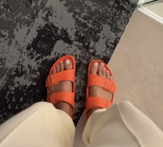 Aleksandra Kot feet photo 3