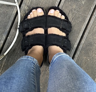 Aleksandra Kot feet photo 2