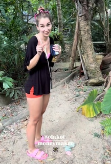 Aleksandra Kot feet photo 5