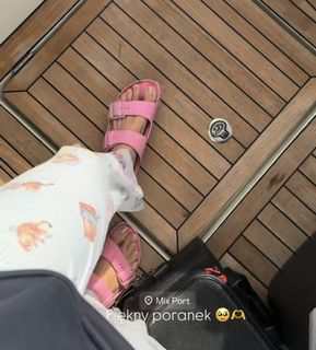 Aleksandra Kot feet photo 2