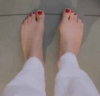 Aleksandra Poplawska feet photo 10