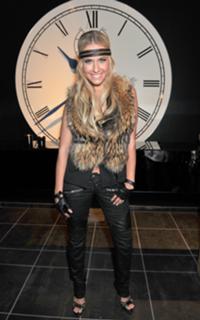 Alena Gerber feet photo 4