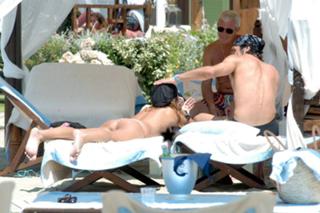 Alena Seredova feet photo thumbnail