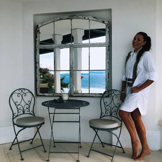 Alena Seredova feet photo thumbnail