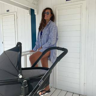 Alena Seredova feet photo thumbnail