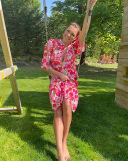 Alena Seredova feet photo thumbnail