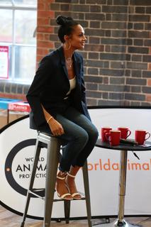 Alesha Dixon feet photo thumbnail