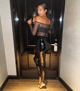 Alesha Dixon feet photo thumbnail