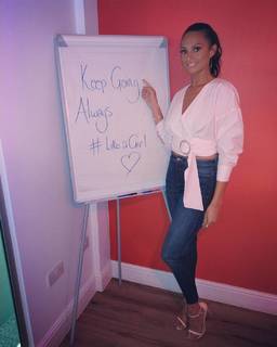 Alesha Dixon feet photo thumbnail