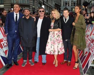 Alesha Dixon feet photo thumbnail