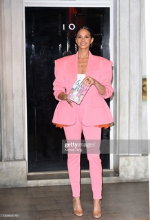 Alesha Dixon feet photo thumbnail