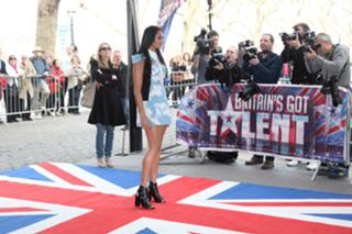 Alesha Dixon feet photo thumbnail